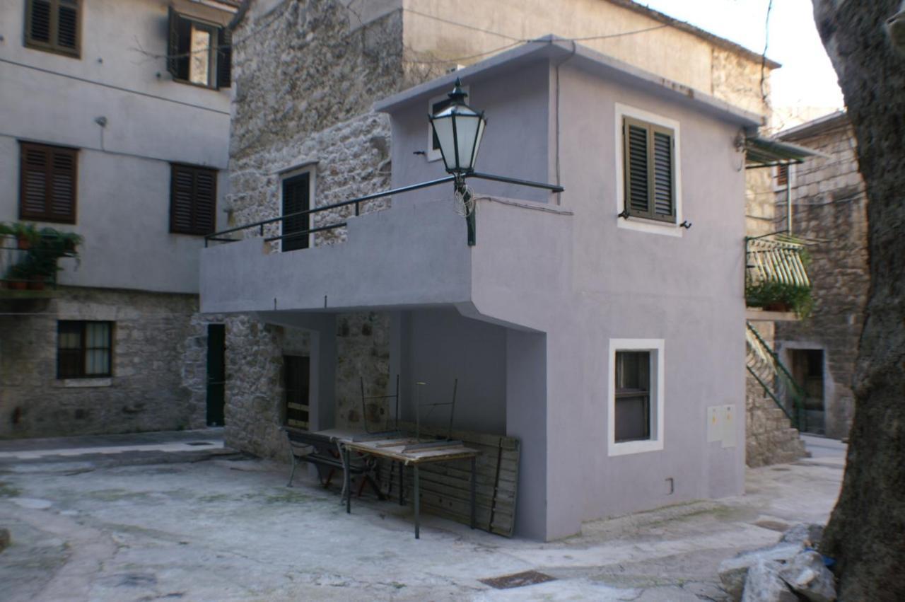 Apartments With A Parking Space Omis - 4327 外观 照片