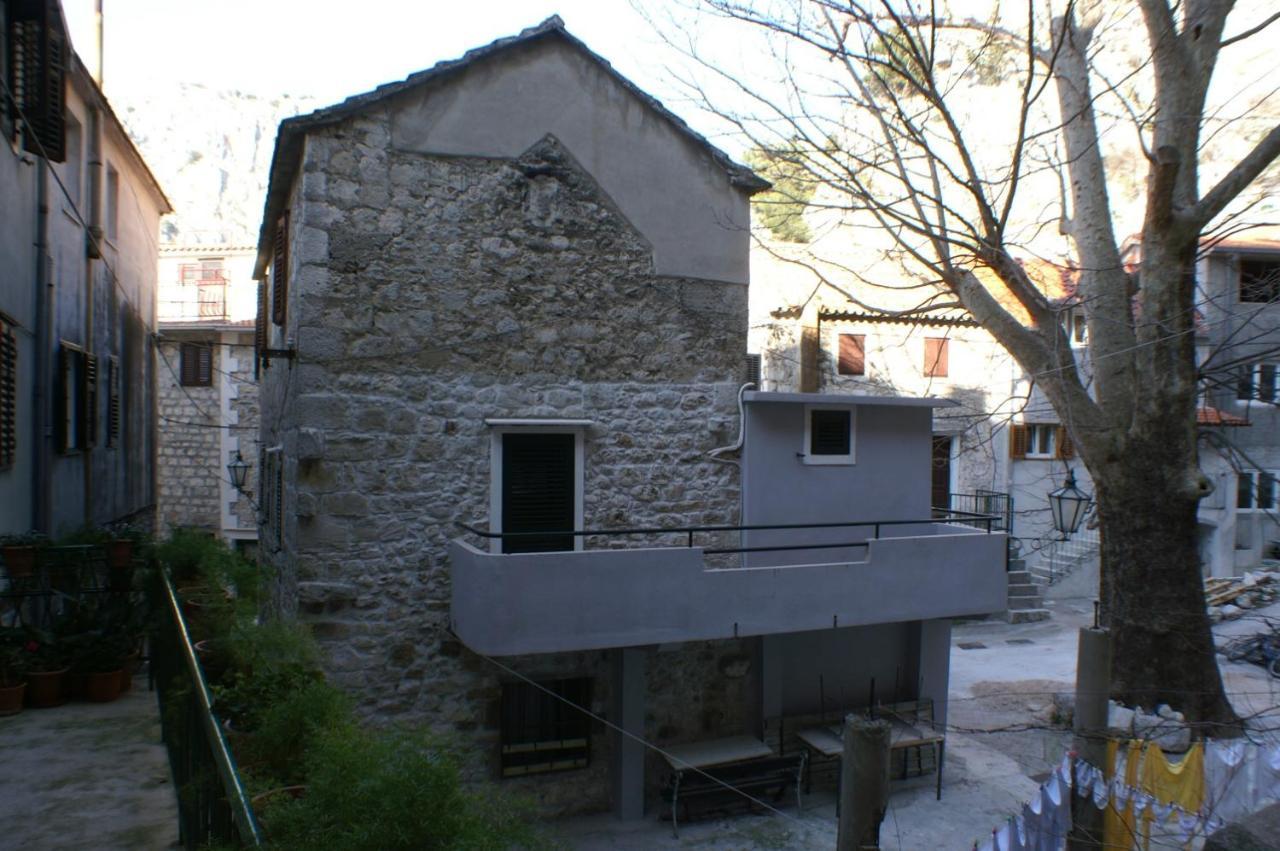 Apartments With A Parking Space Omis - 4327 外观 照片