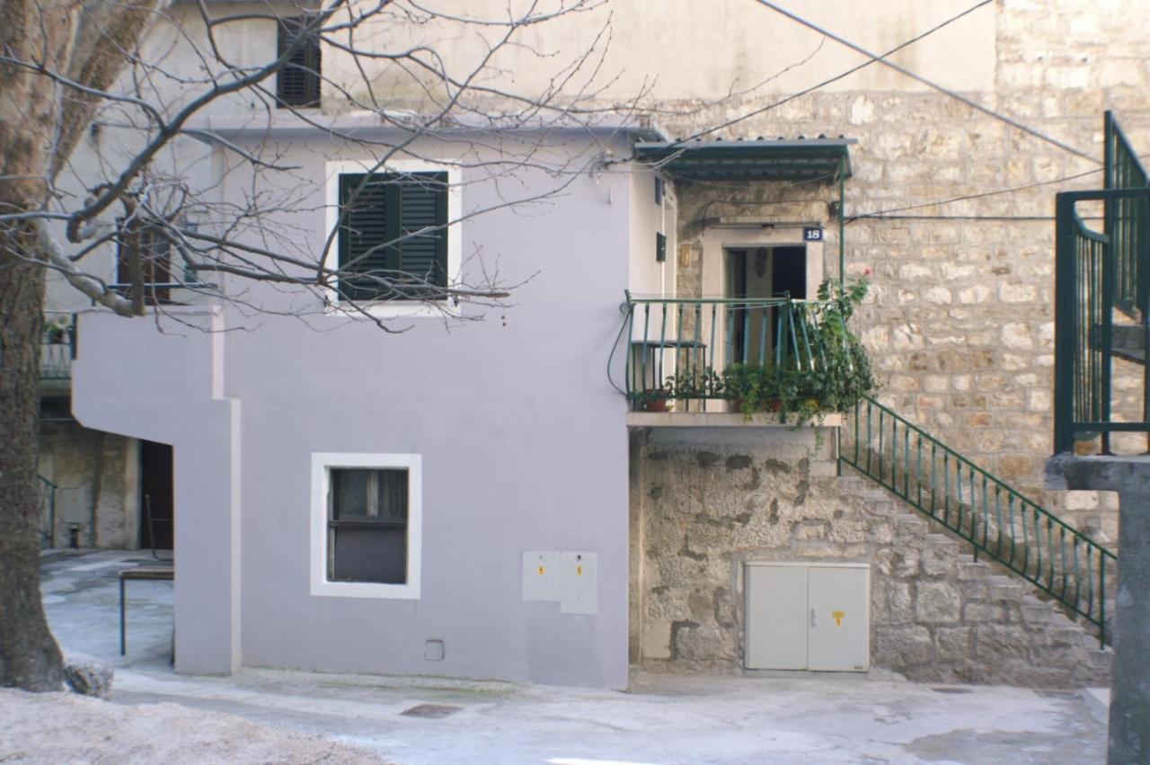 Apartments With A Parking Space Omis - 4327 外观 照片